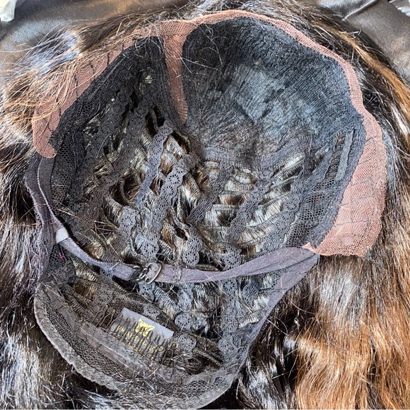 Used Shake n go bob wig - Picture 9 of 11